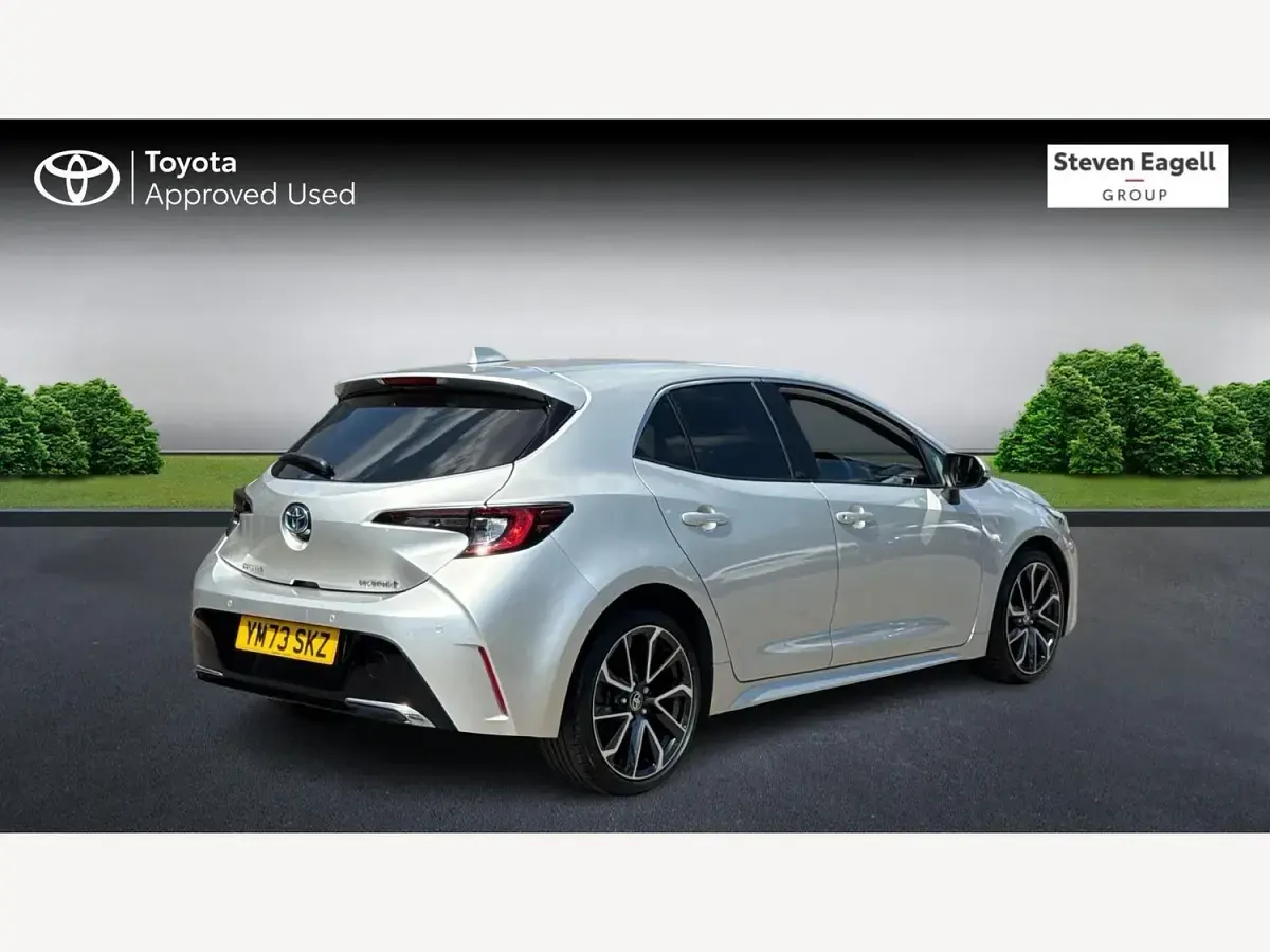 Used Toyota Corolla 138 HP (101 kW) 2023 Silver Hatchback