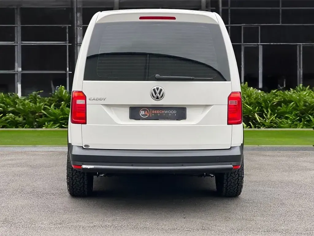 Used VW Caddy Maxi 122 HP (89 kW) 2020 White MPV
