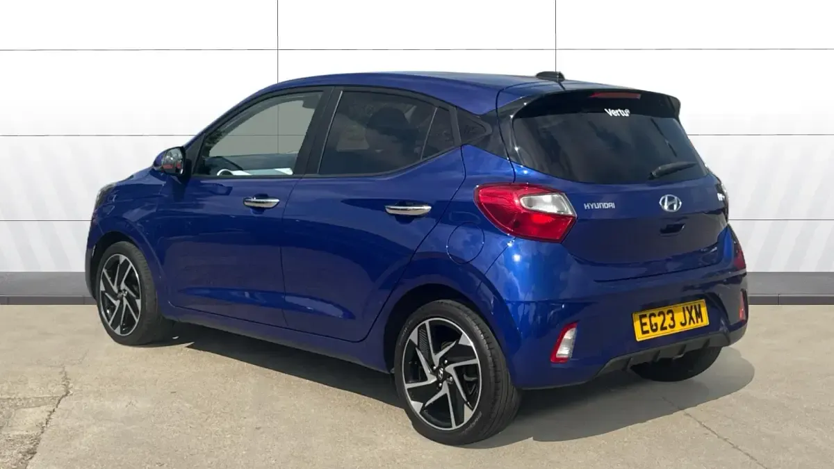 Used Hyundai i10 Premium 67 HP (49 kW) 2023 Blue Hatchback