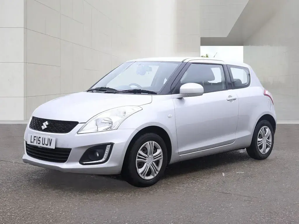 Used Suzuki Swift 94 HP (69 kW) 2015 Silver Hatchback