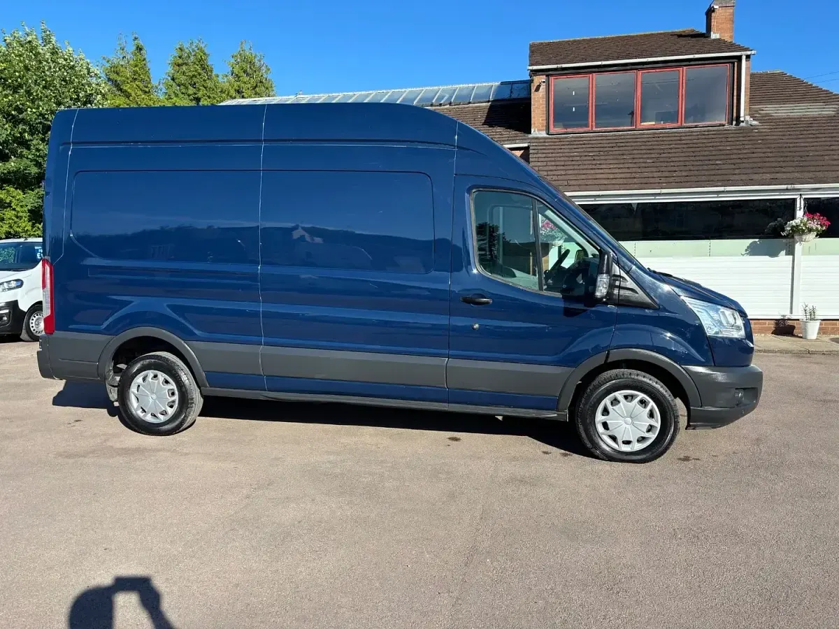Used Ford Transit 170 HP (125 kW) 2019 Blue Van