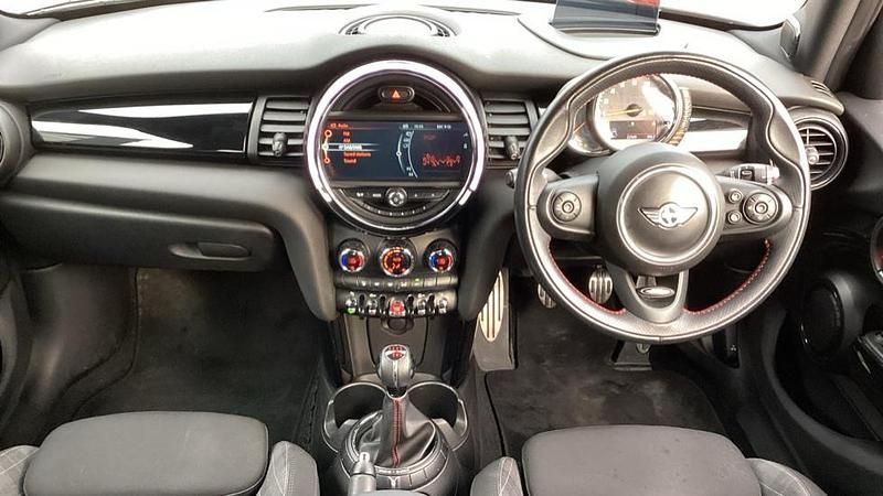 Used Mini Cooper S Hatch 189 HP (139 kW) 2016 Red Hatchback