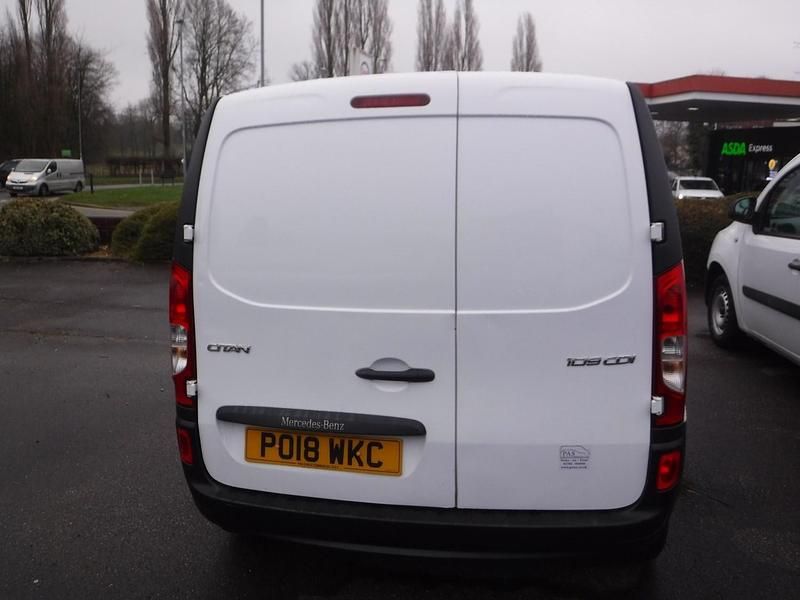 Used Mercedes Citan 109 90 HP (66 kW) 2018 White Estate