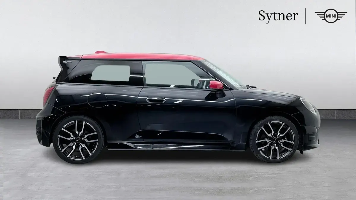 Used Mini Cooper SE Hatch 158 kW (215 HP) 2024 Black Hatchback