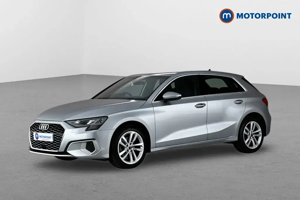Begagnad Audi A3 Sport 2024 Silver Halvkombi