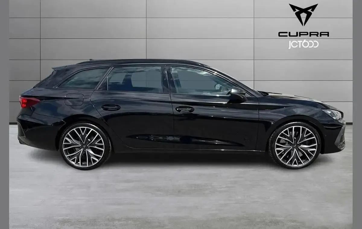 Used Cupra Leon VZ2 328 HP (241 kW) 2025 Black Estate