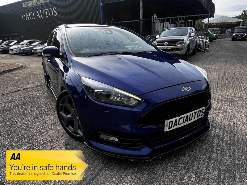 Blue Used 2015 Ford Focus ST Hatchback | £9,825 (Fair price) - Image 1/4