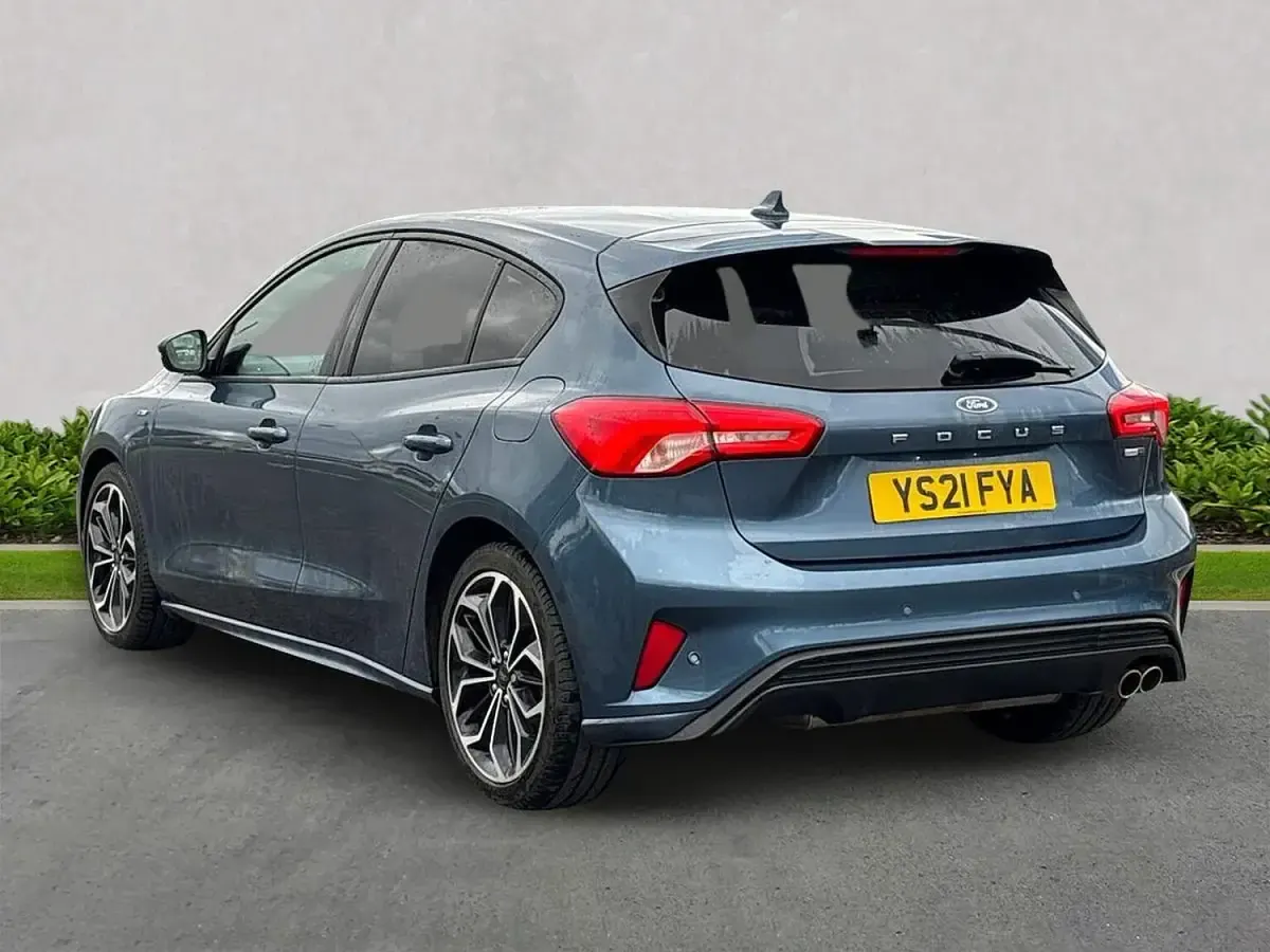 Used Ford Focus ST-Line X 155 HP (114 kW) 2021 Blue Hatchback