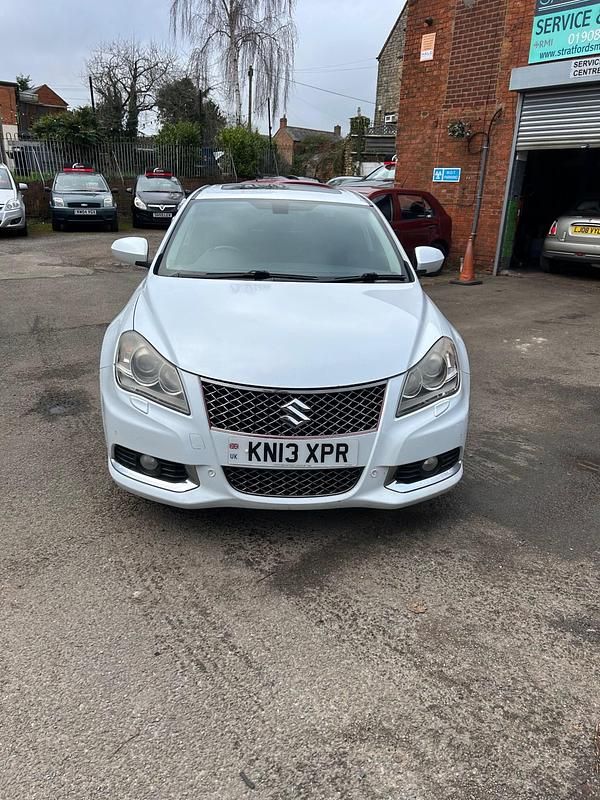 Used Suzuki Kizashi Sport 2013 White Sedan