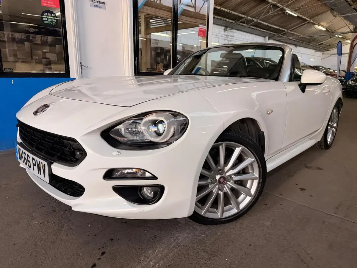 Używany Fiat 124 Spider Lusso Plus 2016 Biały Kabriolet
