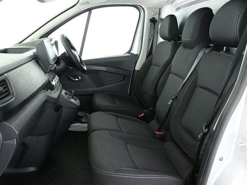 Used Renault Trafic 170 HP (125 kW) 2023 White MPV