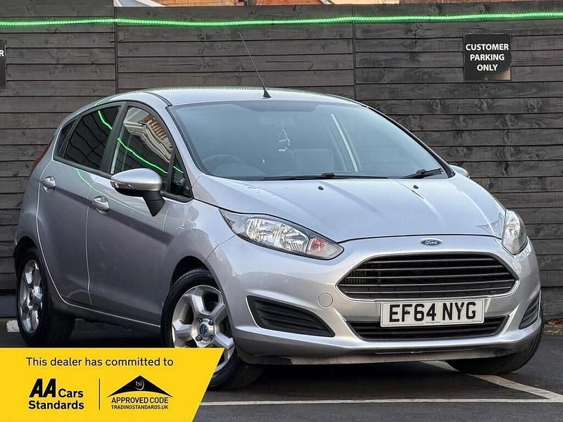 Used Ford Fiesta Style 95 HP (69 kW) 2014 Silver Hatchback