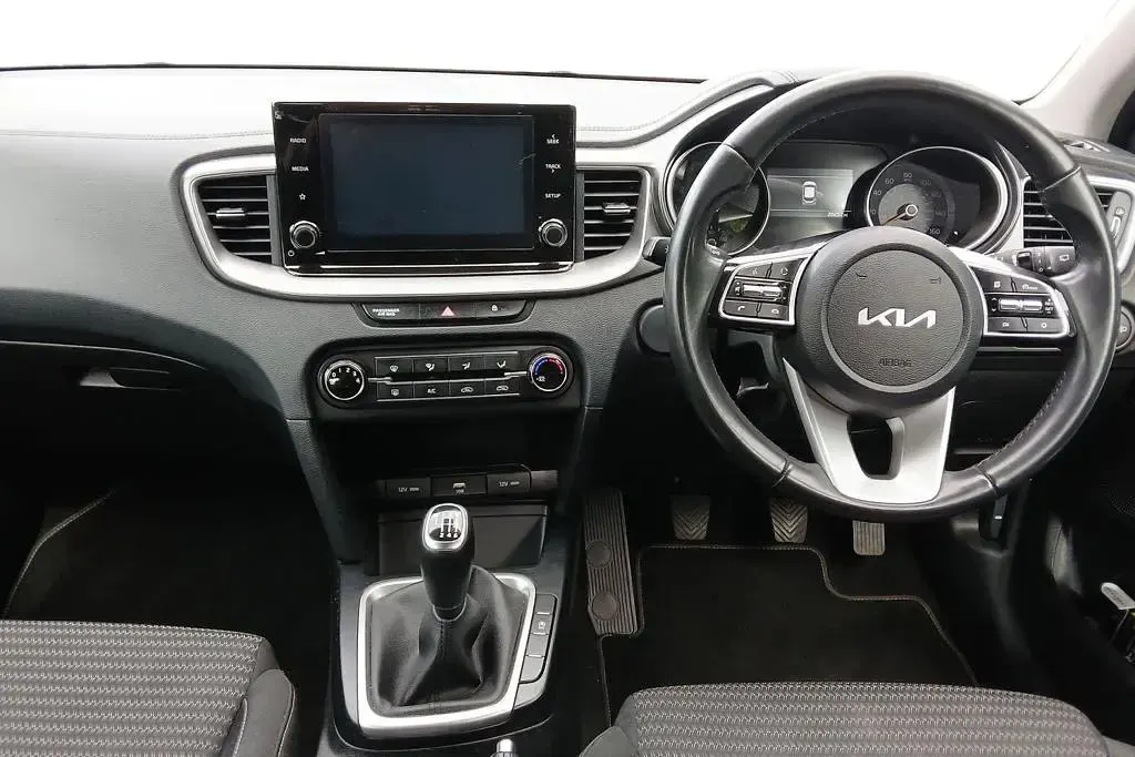 Used Kia XCeed 118 HP (86 kW) 2022 Red SUV