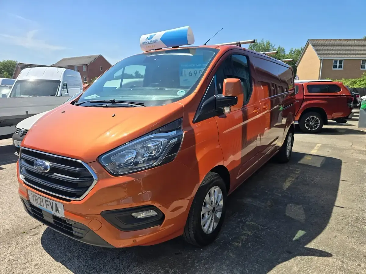 Used Ford Transit Custom Limited 130 HP (95 kW) 2021 Orange Van