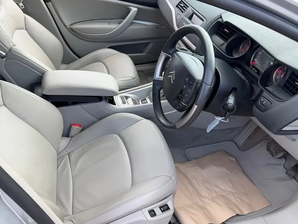 Used Citroën C5 Exclusive 160 HP (117 kW) 2011 Silver Sedan