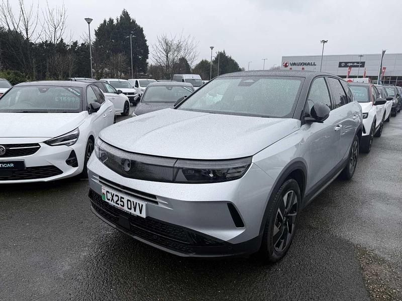 Used Vauxhall Grandland X GSe 134 HP (98 kW) 2025 Grey SUV