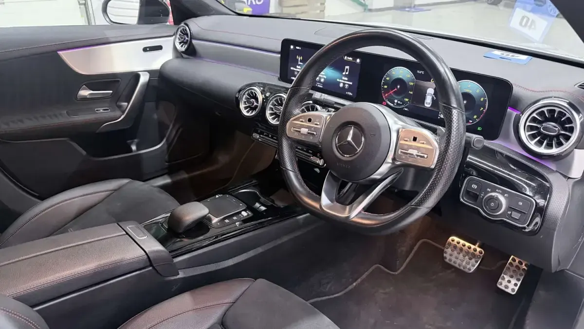 Occasion Mercedes CLA200 Executive 163 ch (119 kW) 2023 Blanc Coupé