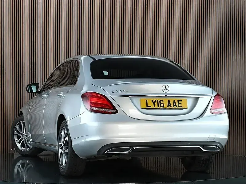 Used Mercedes C200 136 HP (100 kW) 2016 Silver Sedan