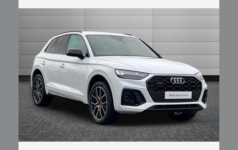 White Used 2023 Audi Q5 Comfort SUV | £37,995 (Fair price) - Image 1/4