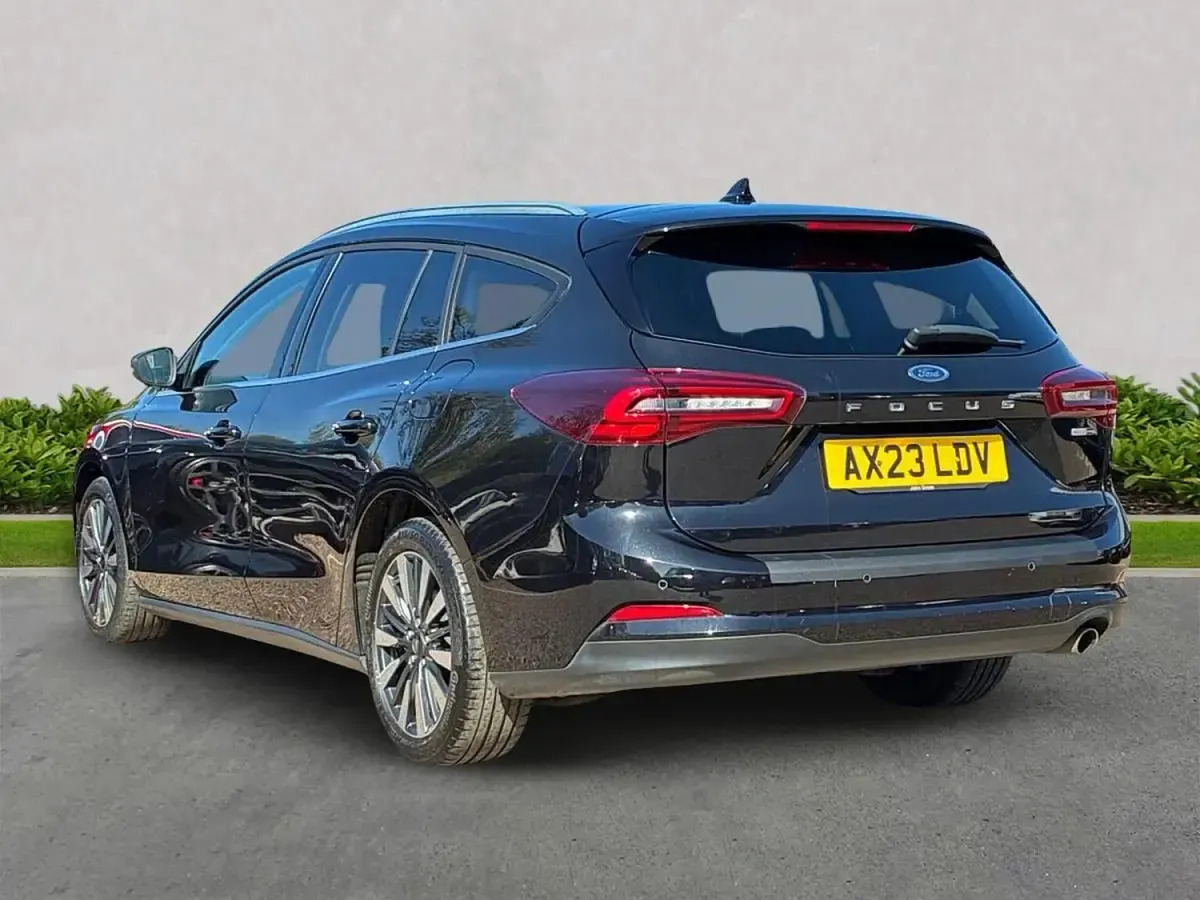Używany Ford Focus Titanium X 2023 Czarny Kombi