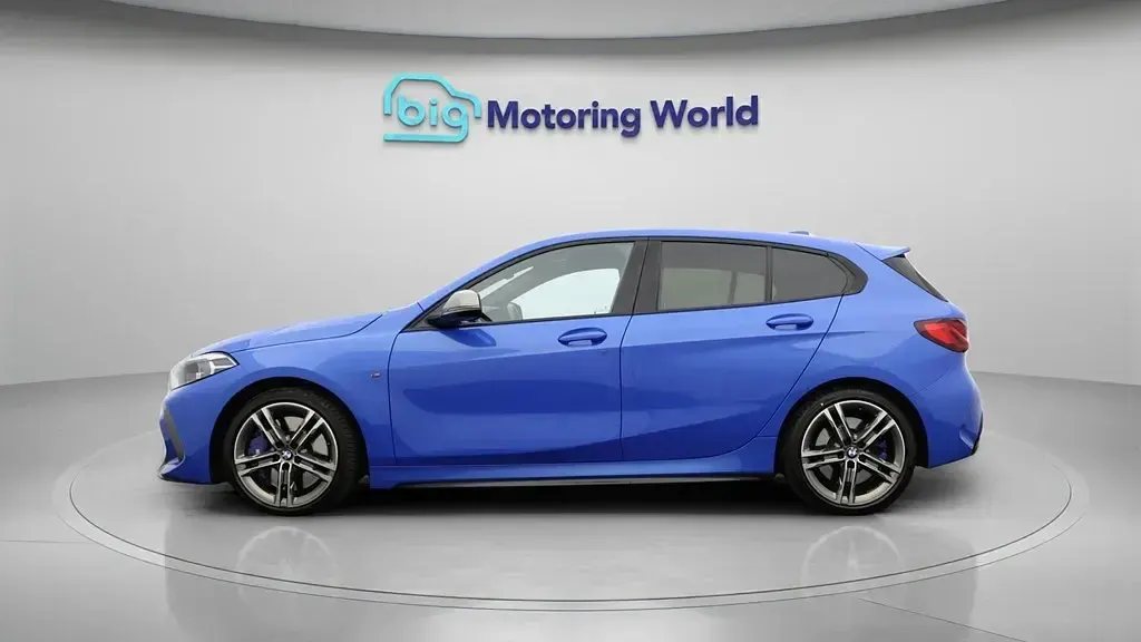 Usado BMW M135 306 CV (225 kW) 2022 Azul Utilitario