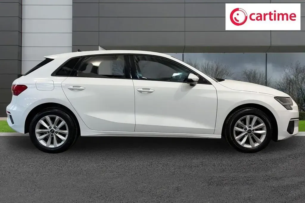 Used Audi A3 Sportback Design 110 HP (80 kW) 2023 White Hatchback