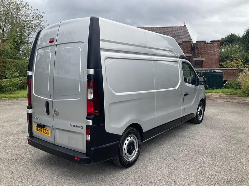 Used Vauxhall Vivaro 125 HP (91 kW) 2018 Silver MPV