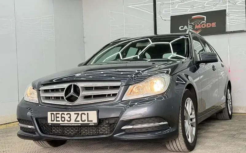 Used Mercedes C180 Executive 156 HP (114 kW) 2013 Grey Estate