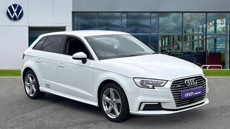 Used Audi A3 e-tron Advanced 204 HP (150 kW) 2020 White Hatchback
