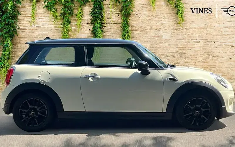Used Mini Cooper Hatch 136 HP (100 kW) 2018 White Hatchback