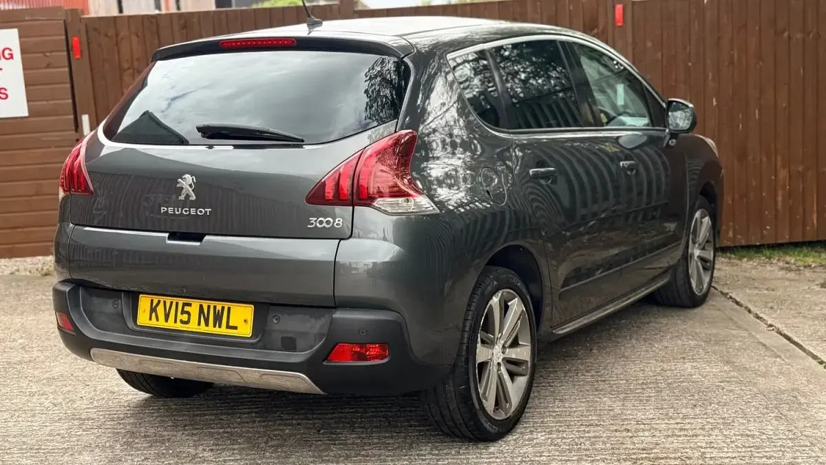 Used Peugeot 3008 Allure 113 HP (83 kW) 2015 Grey Estate