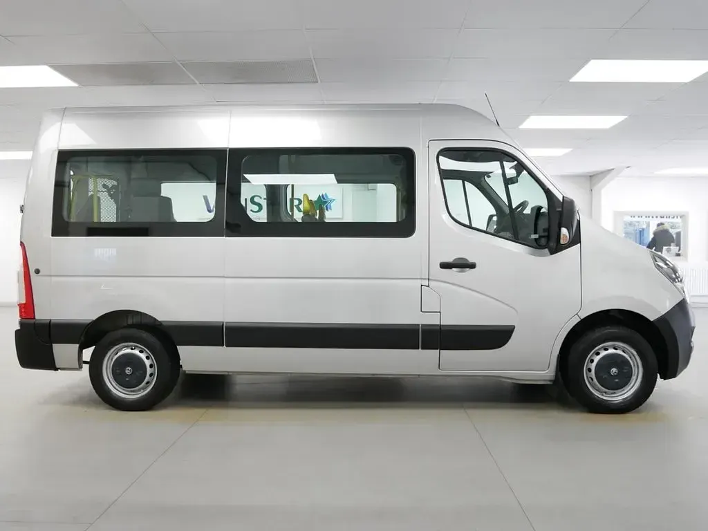 Used Vauxhall Movano 150 HP (110 kW) 2020 Silver MPV