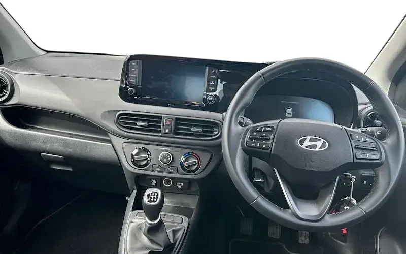 Used Hyundai i10 Advanced 63 HP (46 kW) 2024 Grey Hatchback