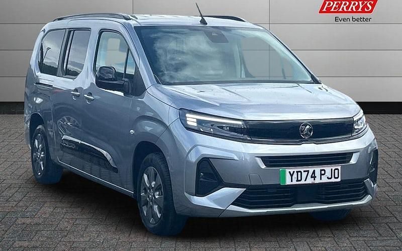Used 2025 Vauxhall Combo Ultimate MPV | £18,600 (Expensive) - Image 1/4