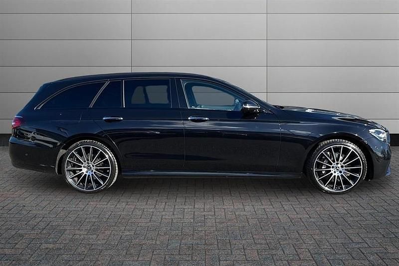Used Mercedes E400 AMG line 330 HP (242 kW) 2023 Obsidian black Estate
