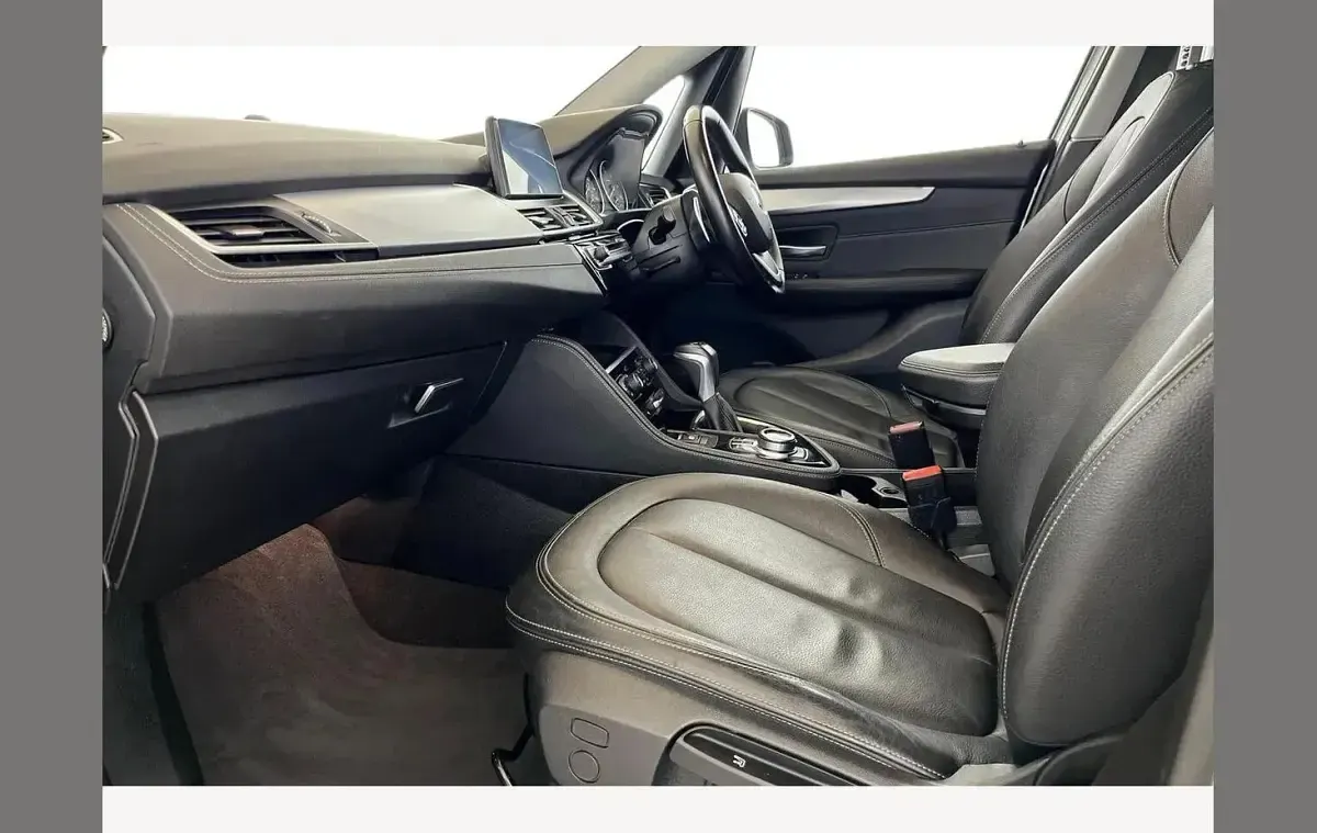 Używany BMW 220 Luxury Line 190 KM (139 kW) 2018 Srebrny Kombi