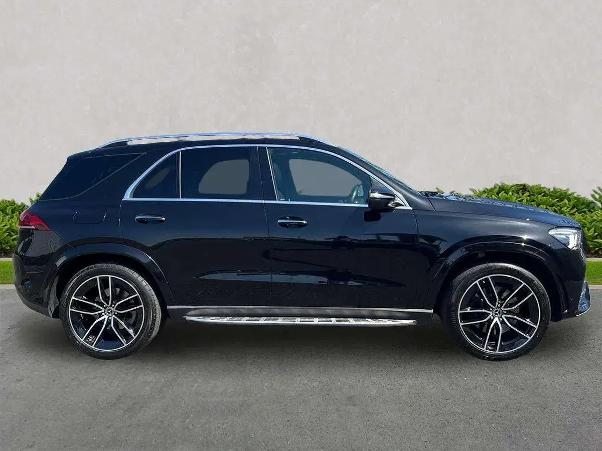 Begagnad Mercedes GLE400 AMG line 2023 Svart Kombi