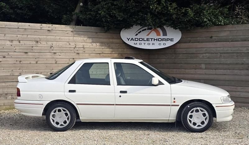 Used Ford Orion 1991 White Sedan