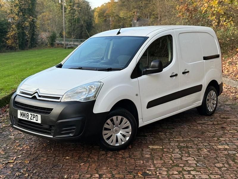 Used Citroën Berlingo 100 HP (73 kW) 2018 White MPV