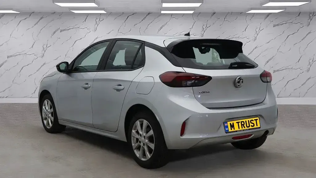 Begagnad Vauxhall Corsa Design Edition 100 HK (73 kW) 2023 Grå Halvkombi