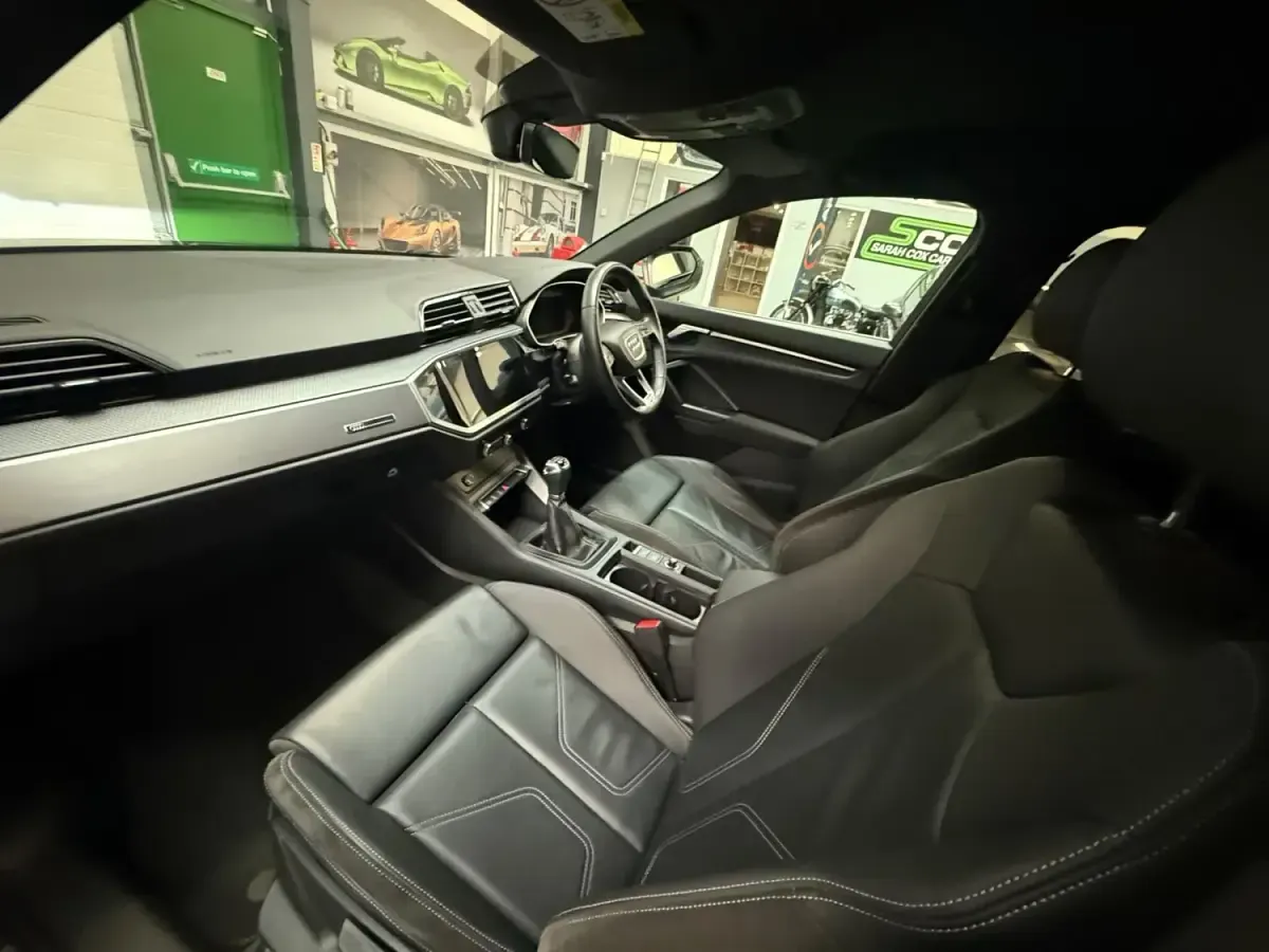Używany Audi Q3 S-Line 150 KM (110 kW) 2022 Niebieski SUV