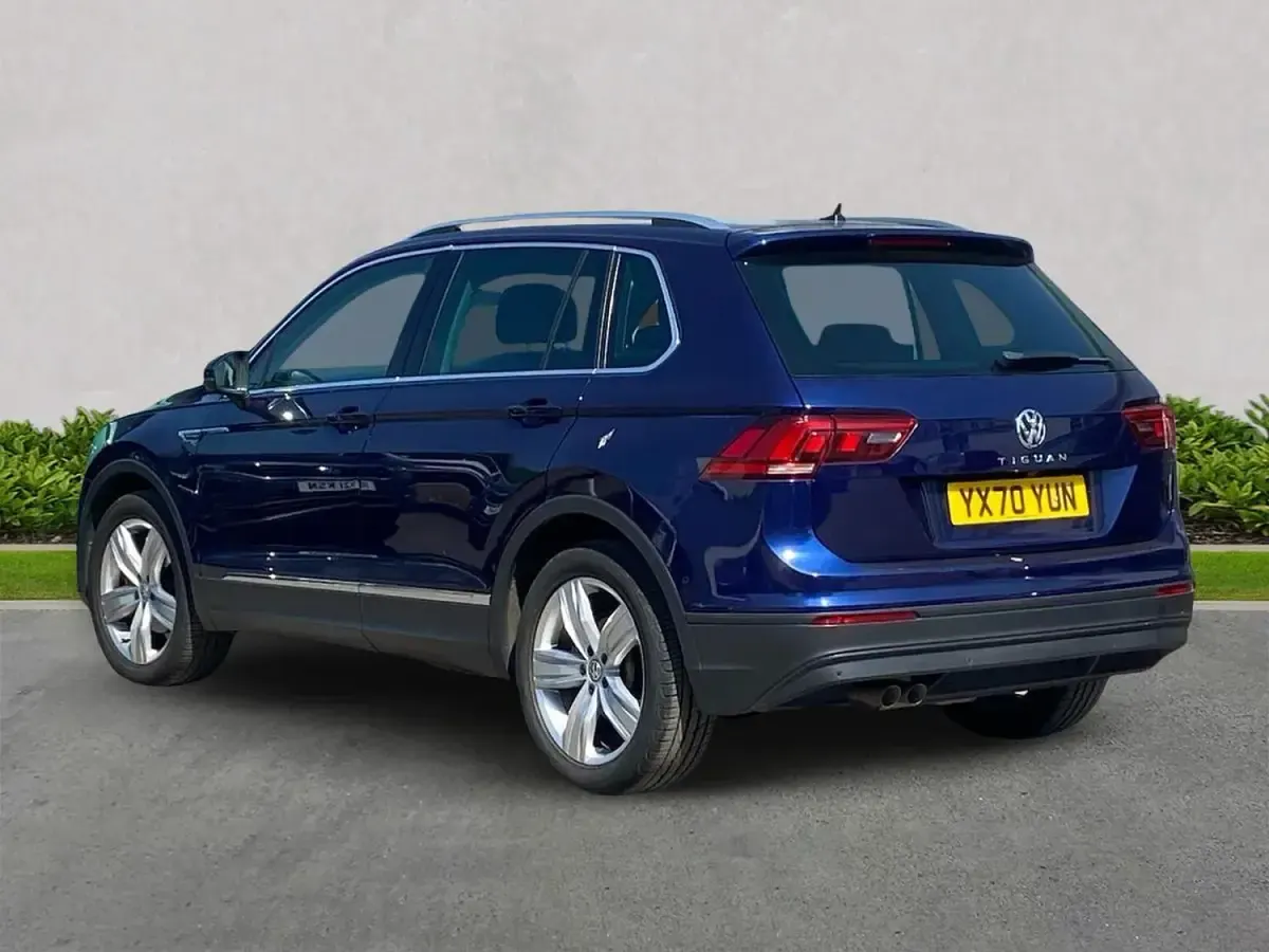 Usado VW Tiguan Match 150 HP (110 kW) 2020 Azul SUV