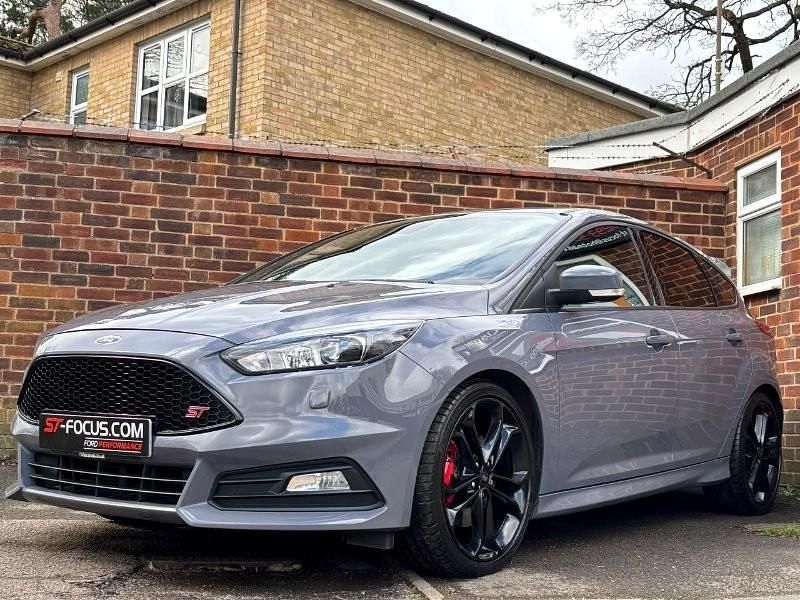 Used Ford Focus ST 250 HP (183 kW) 2017 Grey Hatchback