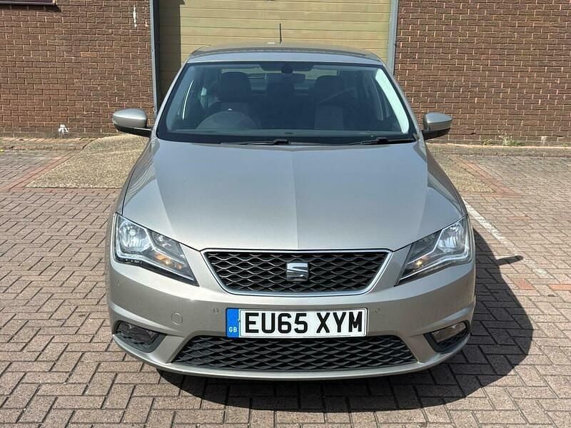 Begagnad Seat Toledo Style 110 HK (80 kW) 2015 Beige Halvkombi
