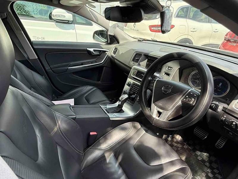 Used Volvo V60 R-Design 180 HP (132 kW) 2013 Silver Estate