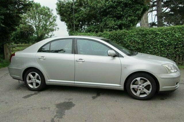 Used Toyota Avensis 148 HP (108 kW) 2005 Hatchback