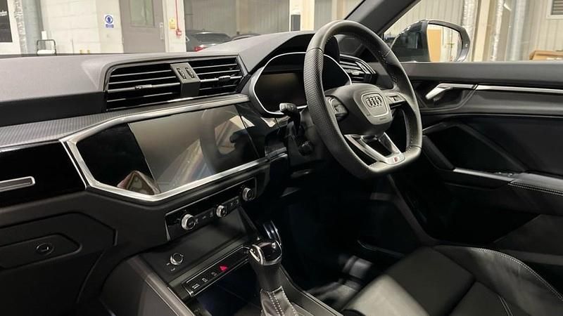 New Audi Q3 Black Edition 150 HP (110 kW) 2025 Grey SUV