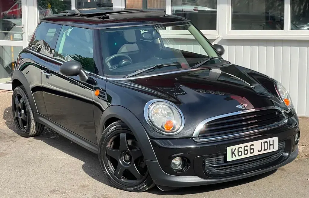Used Mini ONE Hatch 98 HP (72 kW) 2010 Black Hatchback