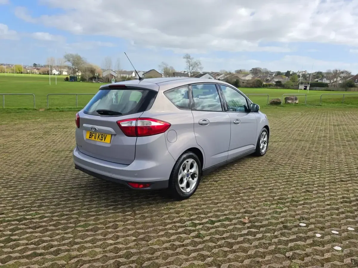 Second-hand Ford C-MAX Zetec 115 CP (84 kW) 2011 Argintiu Monovolum