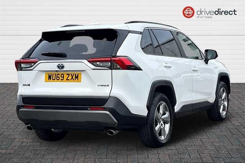 Used Toyota RAV4 Design 2019 White SUV